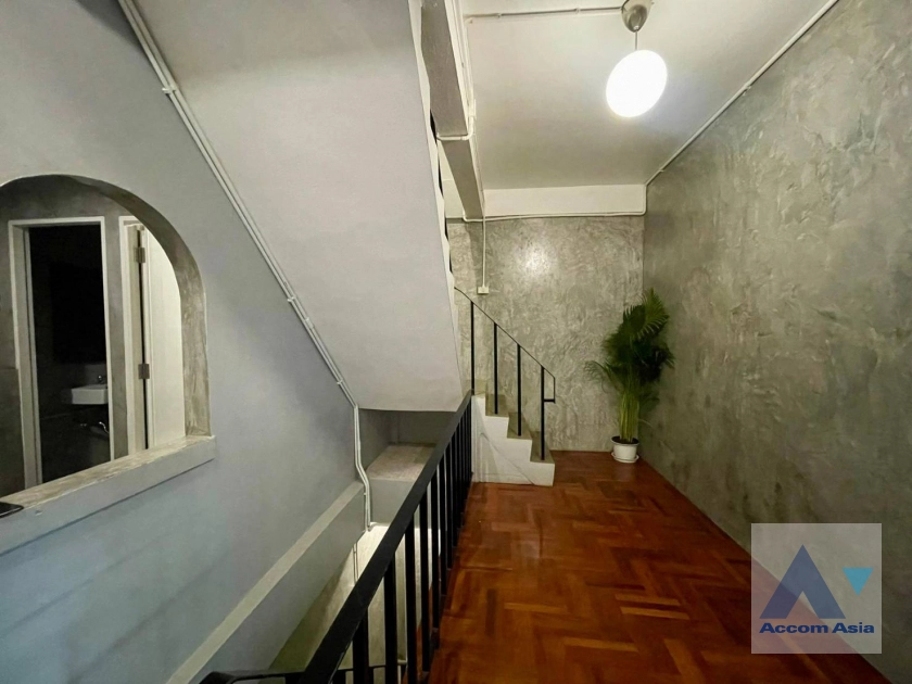 18  3 br Townhouse For Rent in Sathorn ,Bangkok BTS Chong Nonsi AA27831