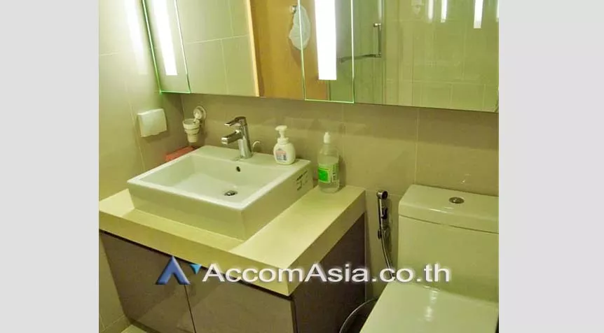  2 Bedrooms  Condominium For Rent in Sukhumvit, Bangkok  near BTS Nana (AA27880)