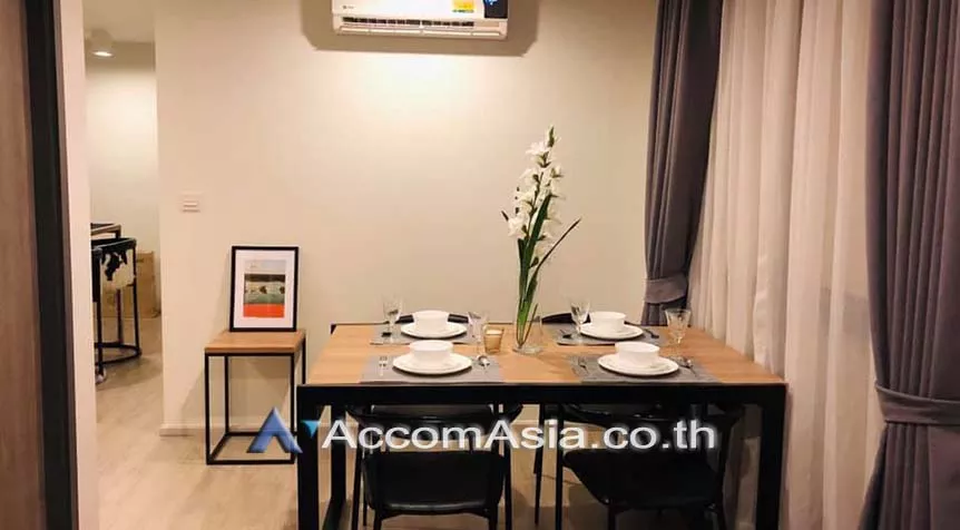  2 Bedrooms  Condominium For Sale in Ploenchit, Bangkok  near BTS Ploenchit (AA27881)