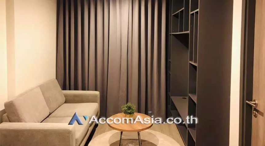  2 Bedrooms  Condominium For Sale in Ploenchit, Bangkok  near BTS Ploenchit (AA27881)