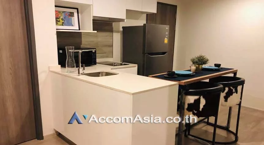  2 Bedrooms  Condominium For Sale in Ploenchit, Bangkok  near BTS Ploenchit (AA27881)