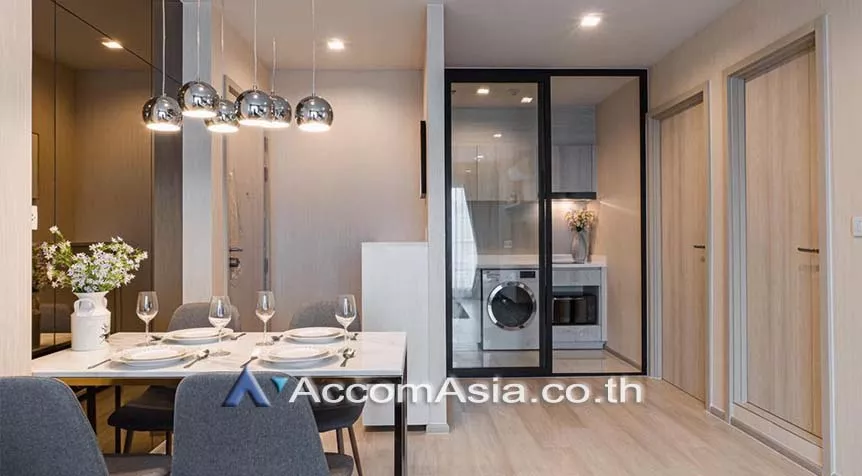  2 Bedrooms  Condominium For Rent in Ploenchit, Bangkok  near BTS Ploenchit (AA27885)