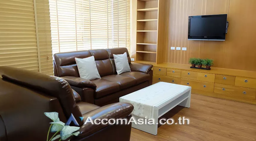  2 Bedrooms  Condominium For Rent in Sukhumvit, Bangkok  near BTS Ekkamai (AA27907)