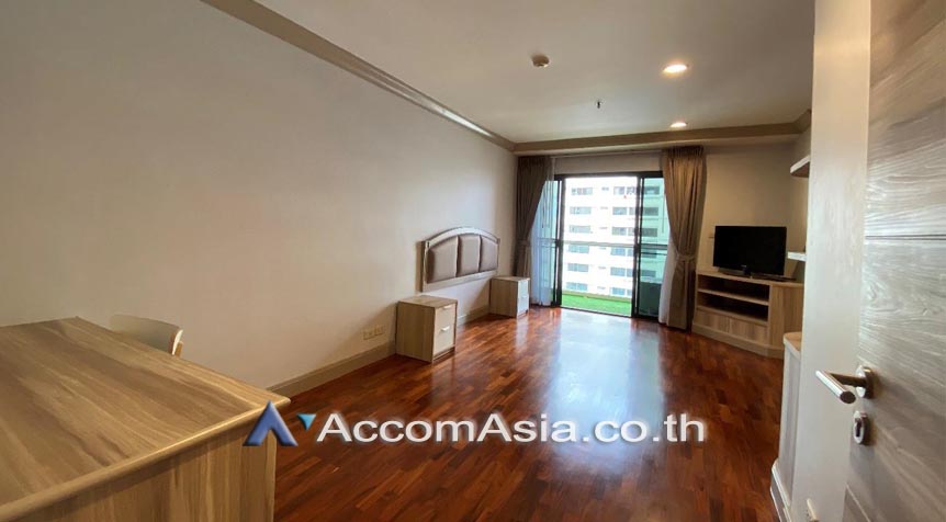 Pet friendly |  3 Bedrooms  Apartment For Rent in Sukhumvit, Bangkok  near BTS Asok - MRT Sukhumvit (AA27909)