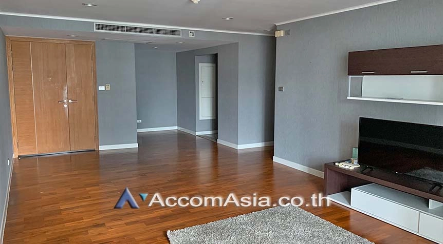  3 Bedrooms  Condominium For Rent in Ploenchit, Bangkok  near BTS Ploenchit (AA27914)