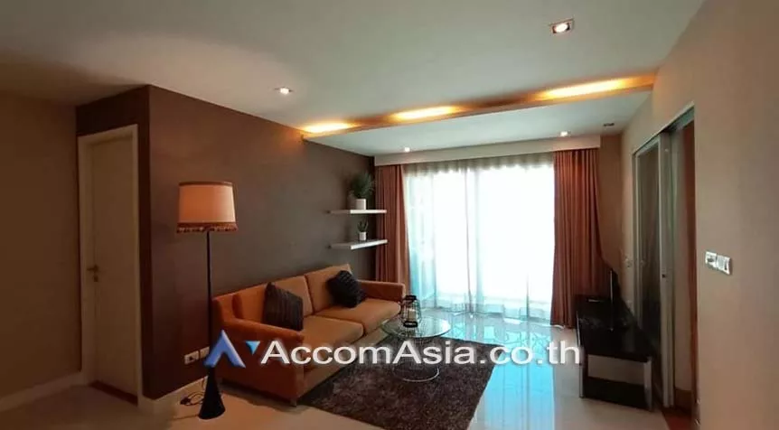  3 Bedrooms  Condominium For Rent in Sukhumvit, Bangkok  near BTS Ekkamai (AA27918)