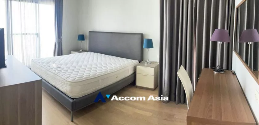 Corner Unit |  2 Bedrooms  Condominium For Rent in Sukhumvit, Bangkok  near BTS Phrom Phong (AA27924)