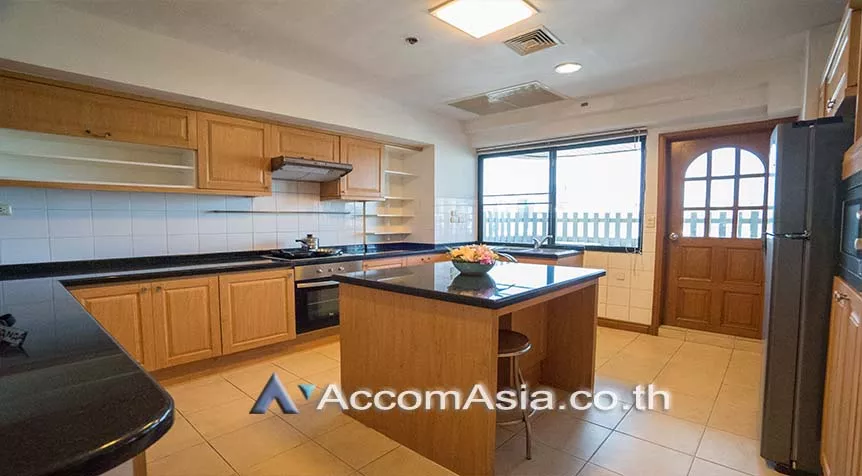 Pet friendly |  3 Bedrooms  Apartment For Rent in Sukhumvit, Bangkok  near BTS Phrom Phong (AA27948)