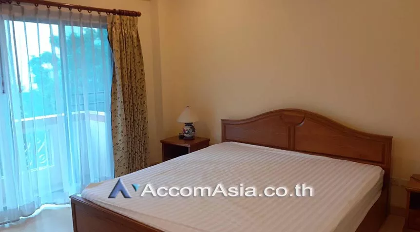 Pet friendly |  3 Bedrooms  Apartment For Rent in Sukhumvit, Bangkok  near BTS Phrom Phong (AA27971)