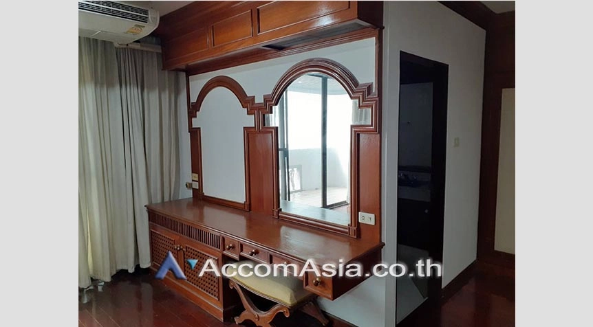 Pet friendly |  3 Bedrooms  Apartment For Rent in Sukhumvit, Bangkok  near BTS Asok - MRT Sukhumvit (AA27983)