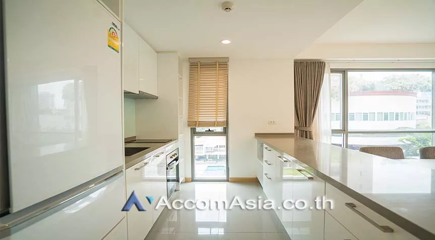  2 Bedrooms  Apartment For Rent in Sukhumvit, Bangkok  near BTS Phrom Phong (AA27996)