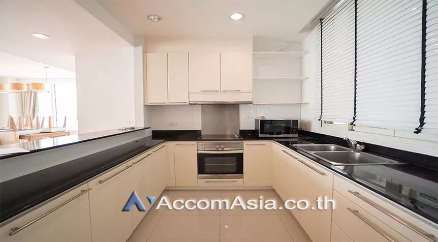 Big Balcony |  2 Bedrooms  Apartment For Rent in Sukhumvit, Bangkok  near BTS Phrom Phong (AA28002)