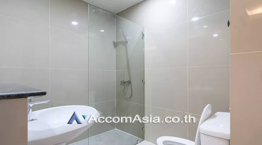 Pet friendly |  2 Bedrooms  Condominium For Rent in Sukhumvit, Bangkok  near BTS Phrom Phong (AA28022)