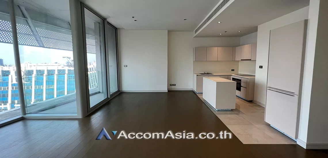  2 Bedrooms  Condominium For Rent in Ploenchit, Bangkok  near BTS Ratchadamri (AA28048)