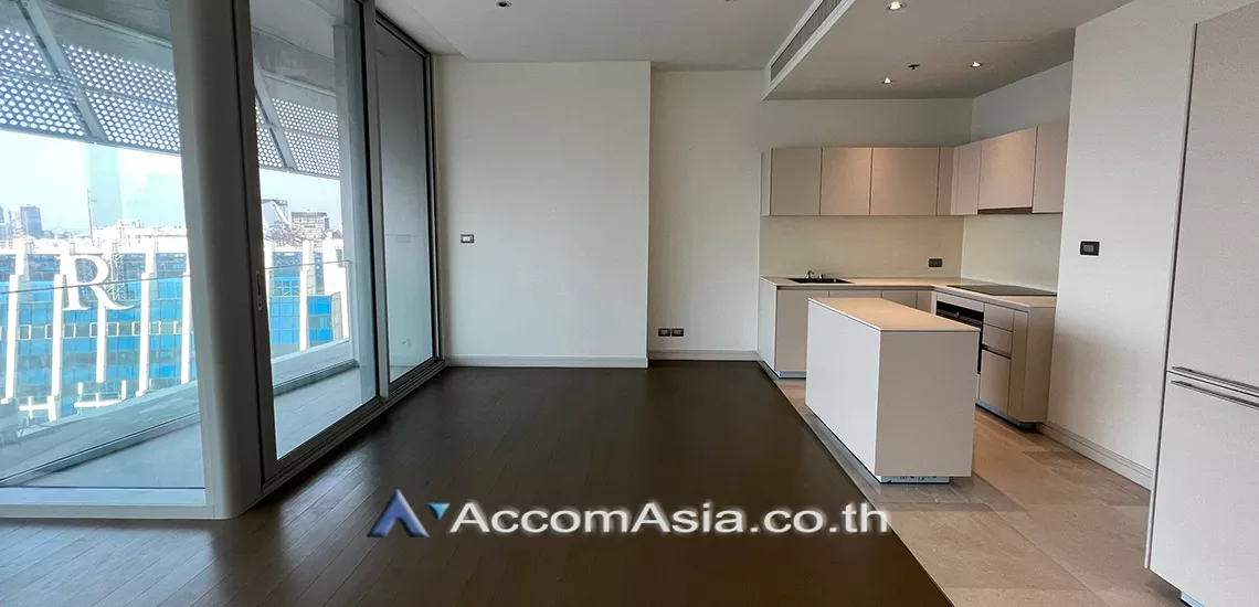  2 Bedrooms  Condominium For Rent in Ploenchit, Bangkok  near BTS Ratchadamri (AA28048)