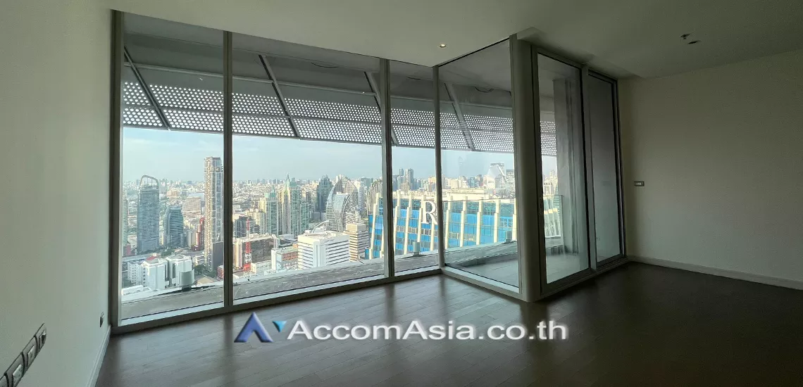  2 Bedrooms  Condominium For Rent in Ploenchit, Bangkok  near BTS Ratchadamri (AA28049)