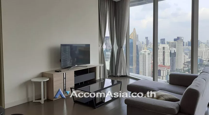  2 Bedrooms  Condominium For Rent in Ploenchit, Bangkok  near BTS Ratchadamri (AA28050)