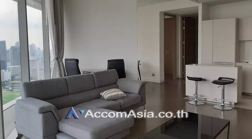  2 Bedrooms  Condominium For Rent in Ploenchit, Bangkok  near BTS Ratchadamri (AA28050)