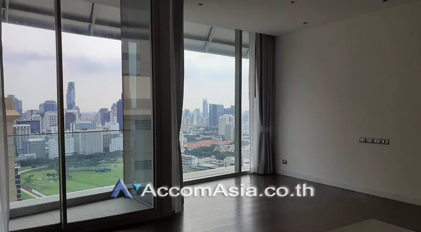  2 Bedrooms  Condominium For Rent in Ploenchit, Bangkok  near BTS Ratchadamri (AA28052)