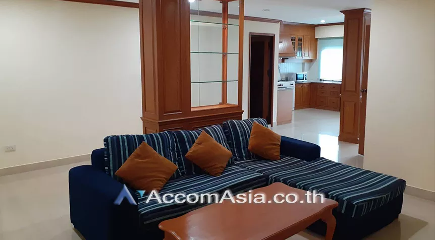  3 Bedrooms  Apartment For Rent in Sukhumvit, Bangkok  near BTS Phrom Phong (AA28056)