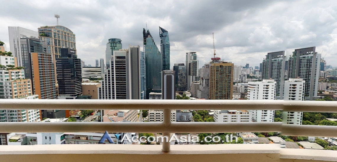 Big Balcony, Pet friendly |  3 Bedrooms  Condominium For Rent in Sukhumvit, Bangkok  near BTS Phrom Phong (AA28058)