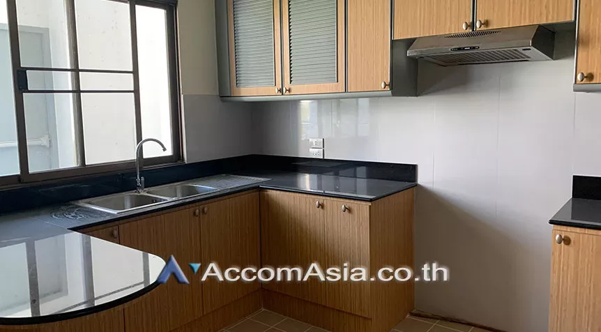 Big Balcony, Pet friendly |  3 Bedrooms  Condominium For Rent in Sukhumvit, Bangkok  near BTS Phrom Phong (AA28060)