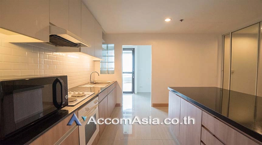 4  2 br Apartment For Rent in Sukhumvit ,Bangkok BTS Ekkamai at Comfort living and well service AA28096