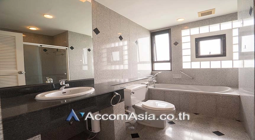 8  2 br Apartment For Rent in Sukhumvit ,Bangkok BTS Ekkamai at Comfort living and well service AA28096