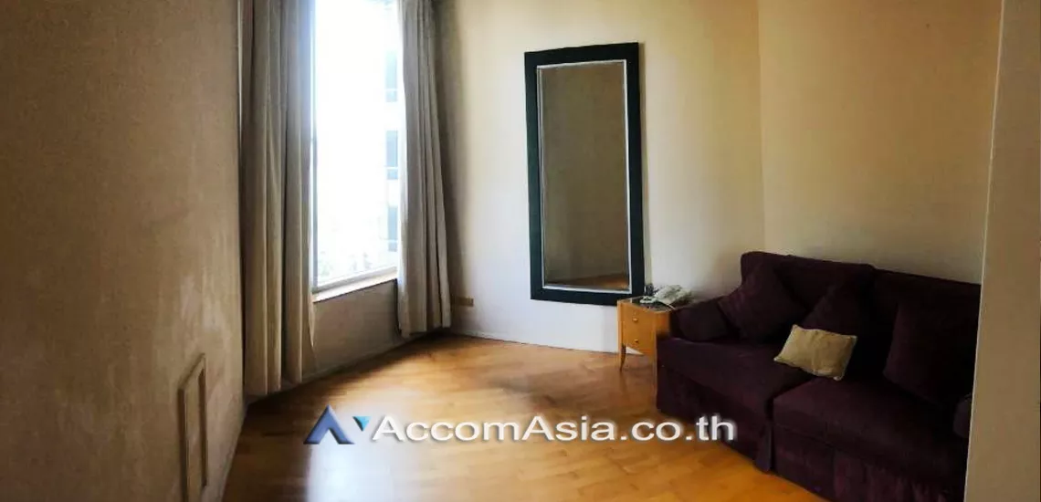 Pet friendly |  3 Bedrooms  Condominium For Rent in Ploenchit, Bangkok  near BTS Ploenchit (AA28097)