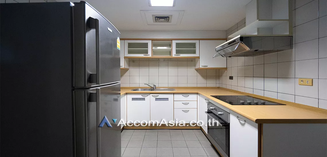 Pet friendly |  2 Bedrooms  Condominium For Rent in Ploenchit, Bangkok  near BTS Ploenchit (AA28098)