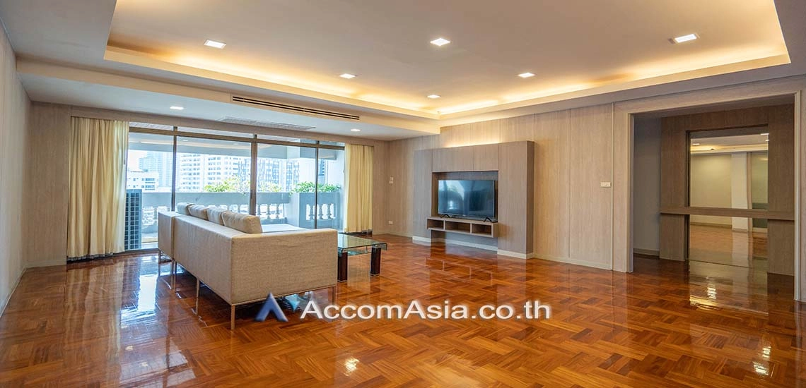 Big Balcony, Pet friendly |  3 Bedrooms  Apartment For Rent in Sukhumvit, Bangkok  near BTS Phrom Phong (AA28108)