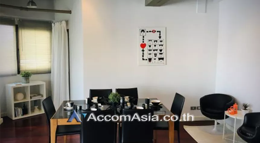  2 Bedrooms  Condominium For Rent in Sukhumvit, Bangkok  near BTS Ekkamai (AA28112)