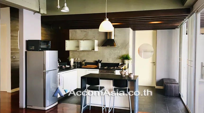  2 Bedrooms  Condominium For Rent in Sukhumvit, Bangkok  near BTS Ekkamai (AA28112)