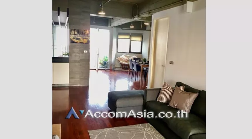  2 Bedrooms  Condominium For Rent in Sukhumvit, Bangkok  near BTS Ekkamai (AA28112)