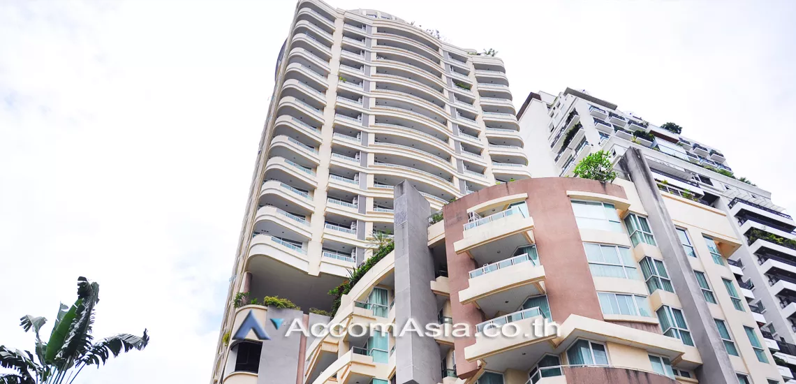  1 Bedroom  Condominium For Sale in Sukhumvit, Bangkok  near BTS Nana (AA28119)