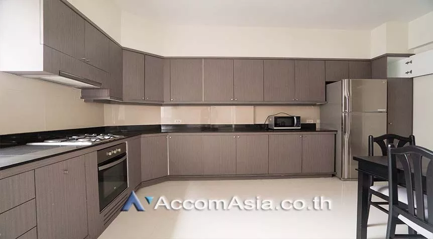 Big Balcony |  4 Bedrooms  Apartment For Rent in Sukhumvit, Bangkok  near BTS Nana (AA28130)