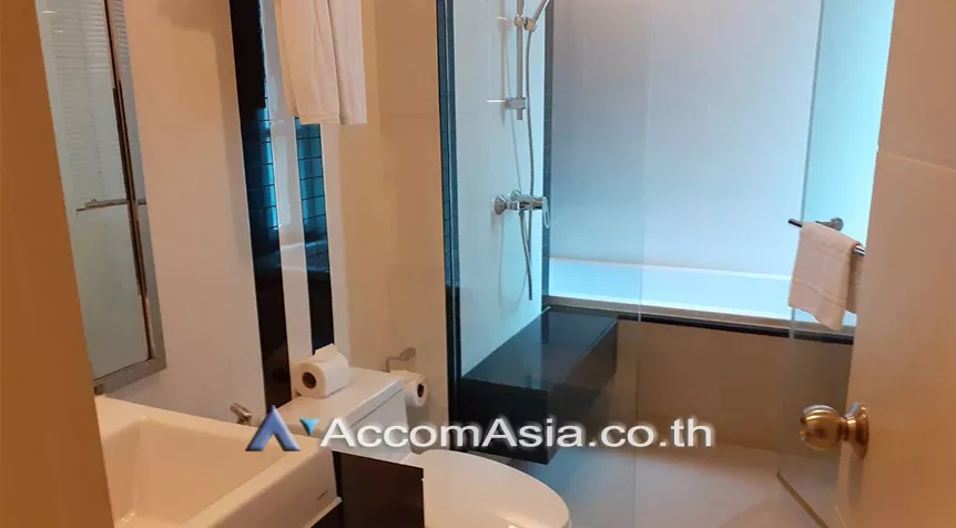  1 Bedroom  Apartment For Rent in Sukhumvit, Bangkok  near BTS Phrom Phong (AA28133)