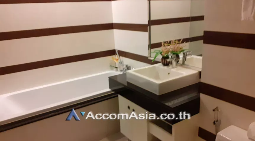  1 Bedroom  Apartment For Rent in Sukhumvit, Bangkok  near BTS Phrom Phong (AA28134)