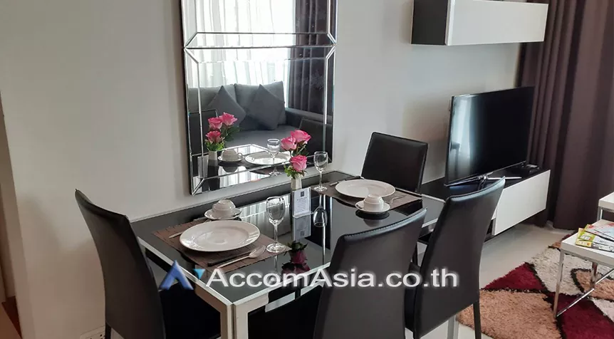  2 Bedrooms  Apartment For Rent in Sukhumvit, Bangkok  near BTS Phrom Phong (AA28135)