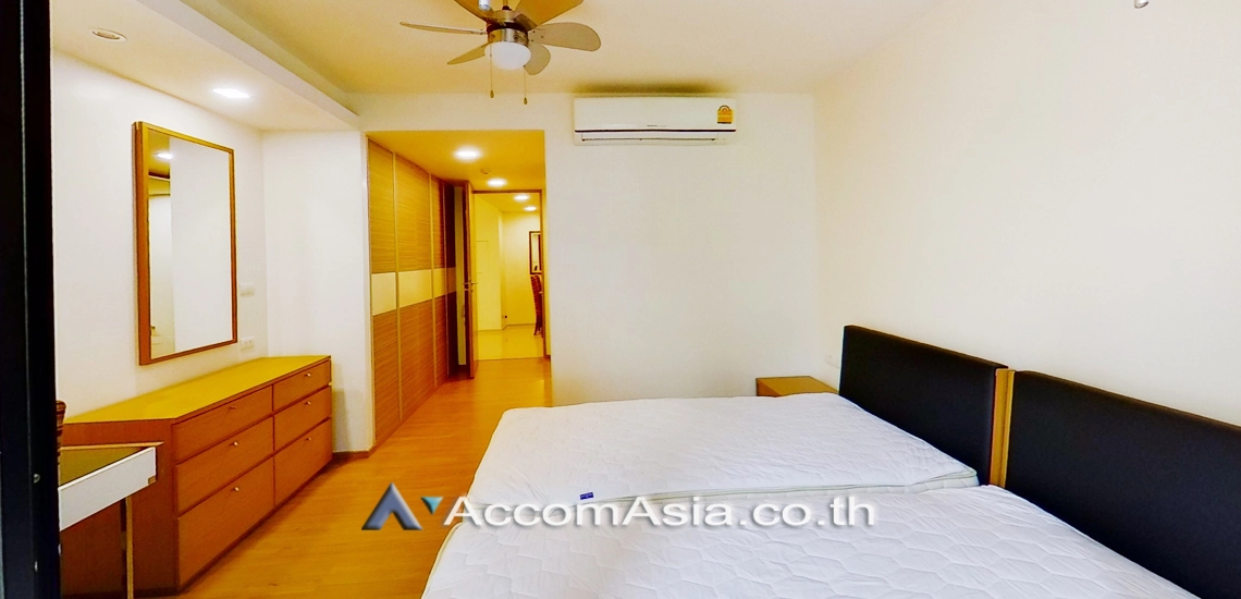 Pet friendly |  2 Bedrooms  Apartment For Rent in Sukhumvit, Bangkok  near BTS Asok - MRT Sukhumvit (AA28136)