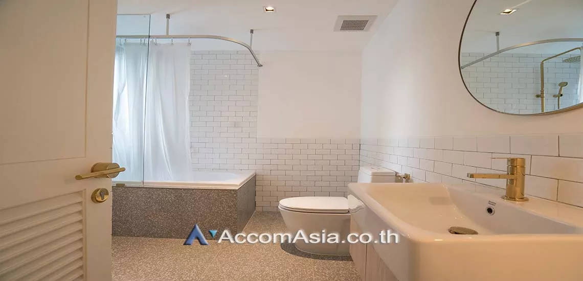  2 Bedrooms  Apartment For Rent in Sukhumvit, Bangkok  near BTS Thong Lo (AA28138)