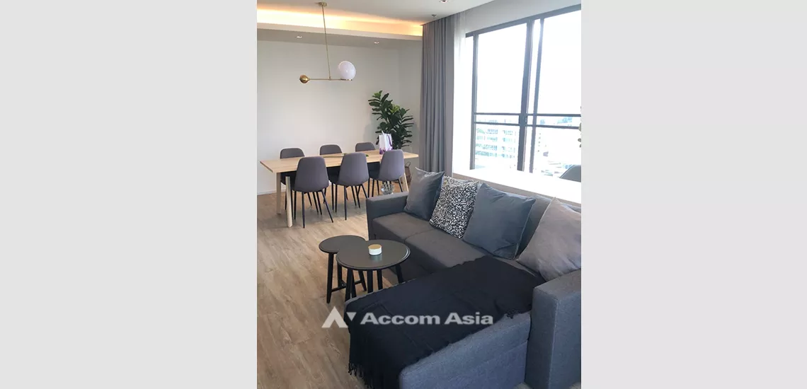  3 Bedrooms  Apartment For Rent in Sukhumvit, Bangkok  near BTS Thong Lo (AA28140)