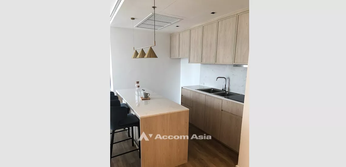  3 Bedrooms  Apartment For Rent in Sukhumvit, Bangkok  near BTS Thong Lo (AA28140)