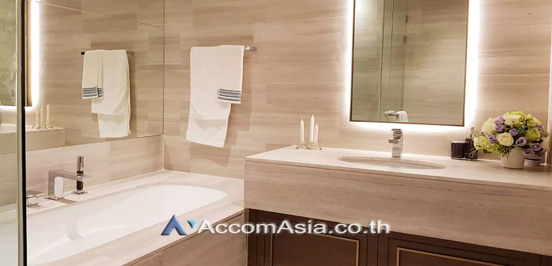  1 Bedroom  Condominium For Rent in Sukhumvit, Bangkok  near BTS Phrom Phong (AA28153)