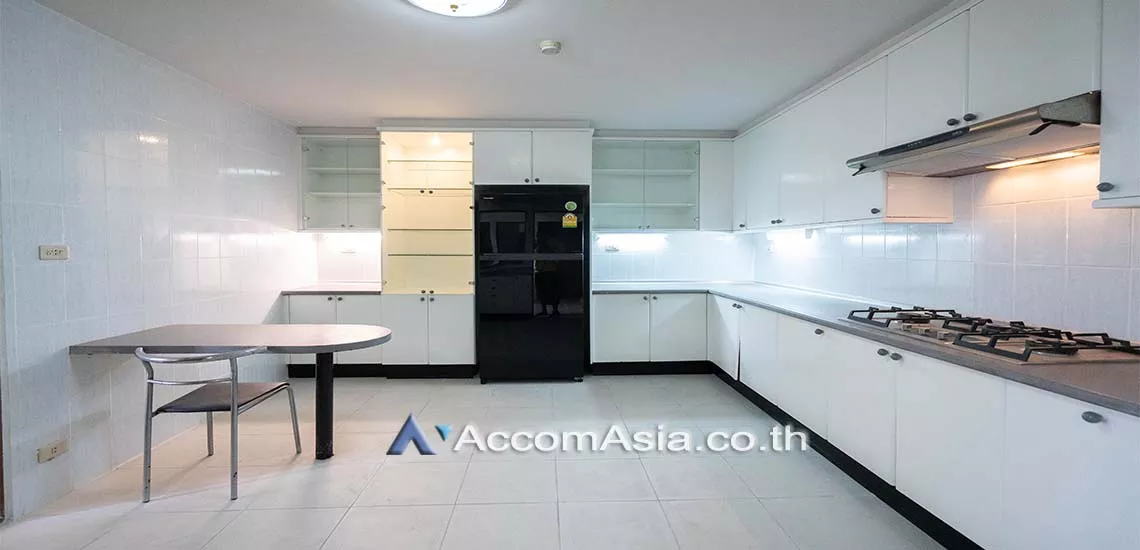 Big Balcony, Pet friendly |  3 Bedrooms  Apartment For Rent in Sukhumvit, Bangkok  near BTS Phrom Phong (AA28161)