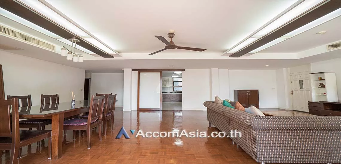 Pet friendly |  3 Bedrooms  Apartment For Rent in Sukhumvit, Bangkok  near BTS Phrom Phong (AA28164)