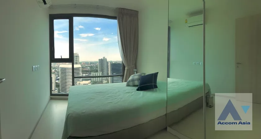 Rhythm Sukhumvit 42 Condominium