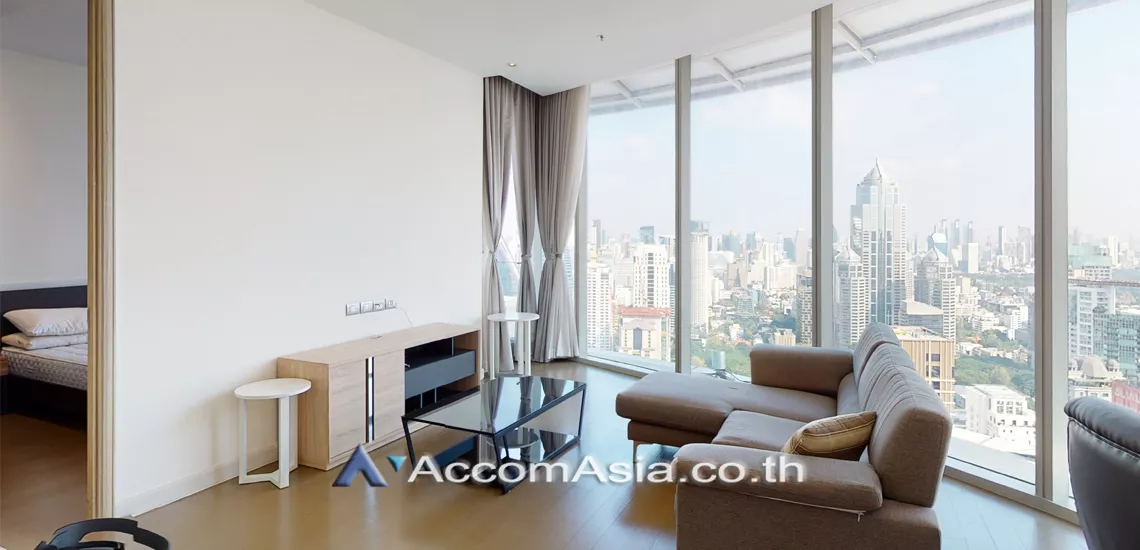  2 Bedrooms  Condominium For Rent in Ploenchit, Bangkok  near BTS Ratchadamri (AA28179)