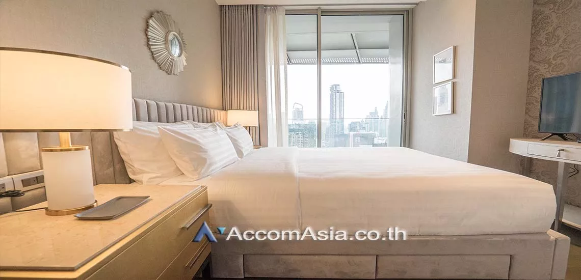  1 Bedroom  Apartment For Rent in Ploenchit, Bangkok  near BTS Ratchadamri (AA28190)