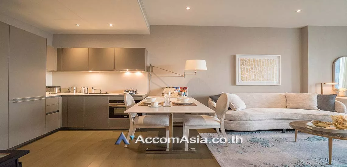  1 Bedroom  Apartment For Rent in Ploenchit, Bangkok  near BTS Ratchadamri (AA28190)